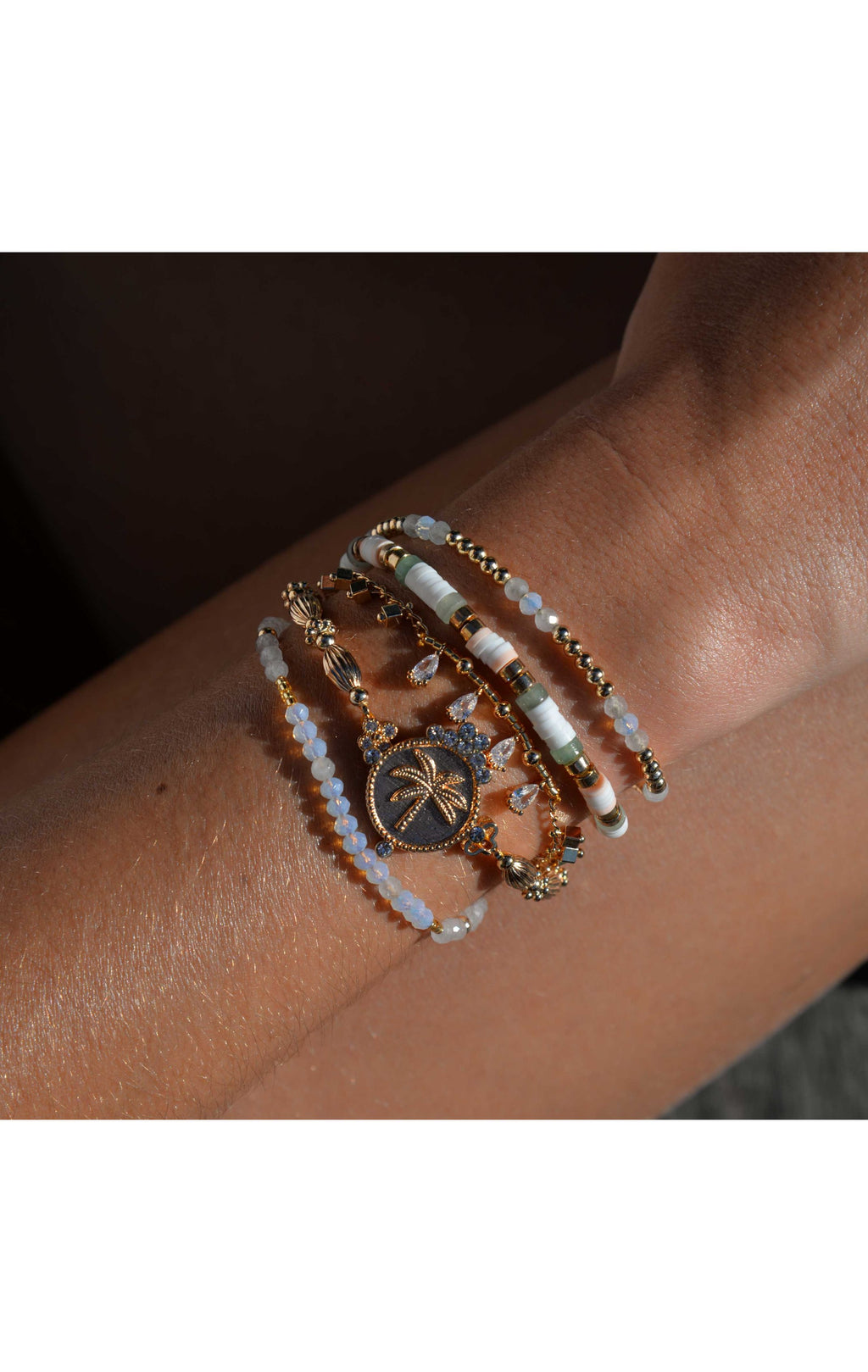  Bracelet Exotic