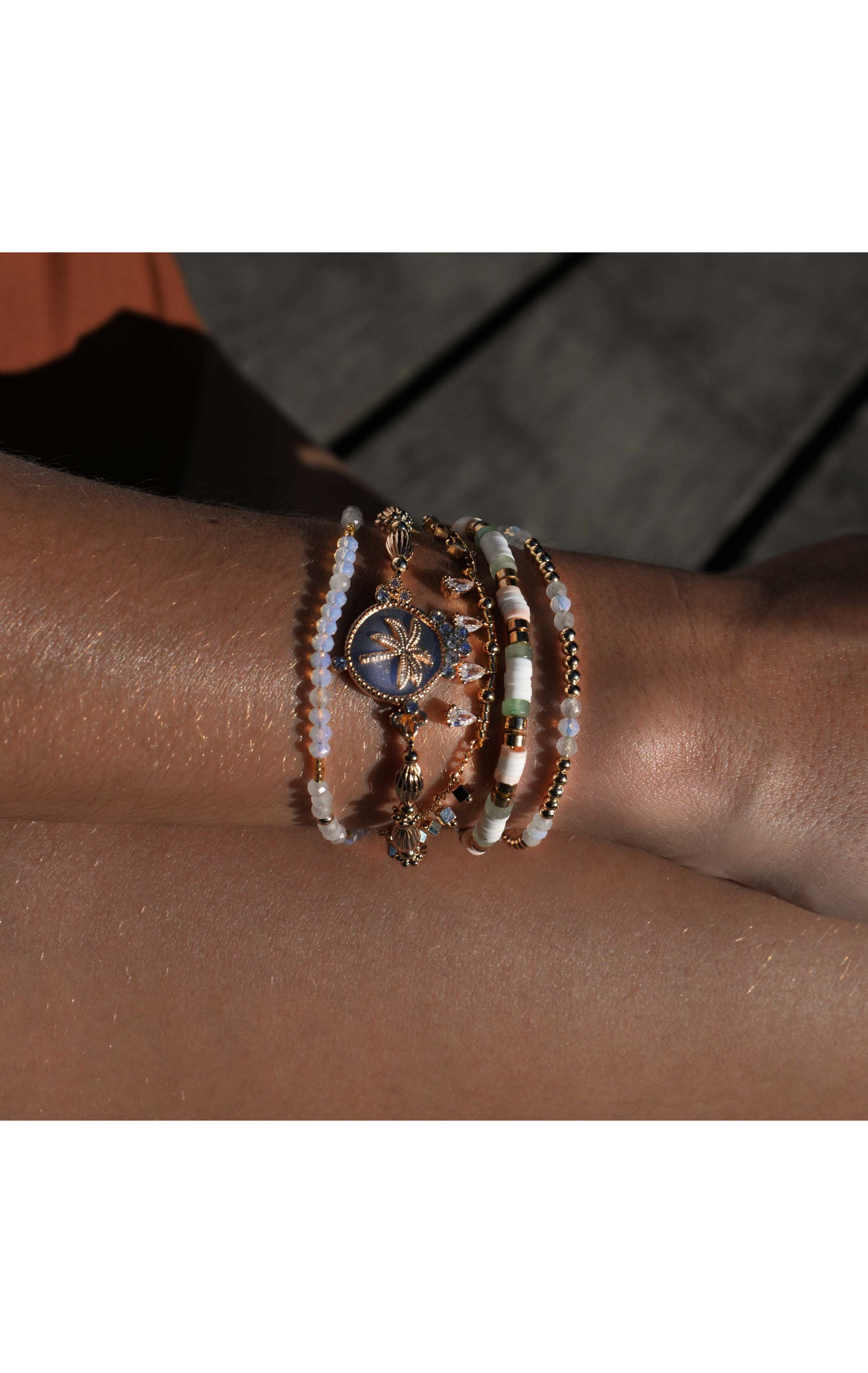  Bracelet Exotic
